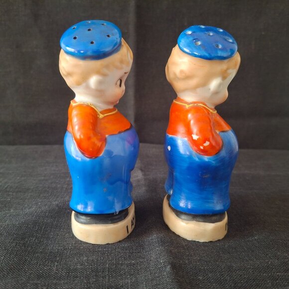 Vintage 1940s MIJ Made in Japan Ceramic Salt and Pepper Shakers Sailor Boys - Picture 3 of 8